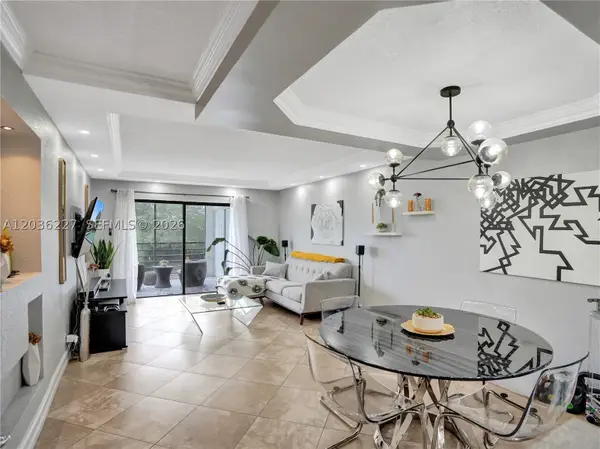 9440 SW 8th St #309, Boca Raton, FL 33428