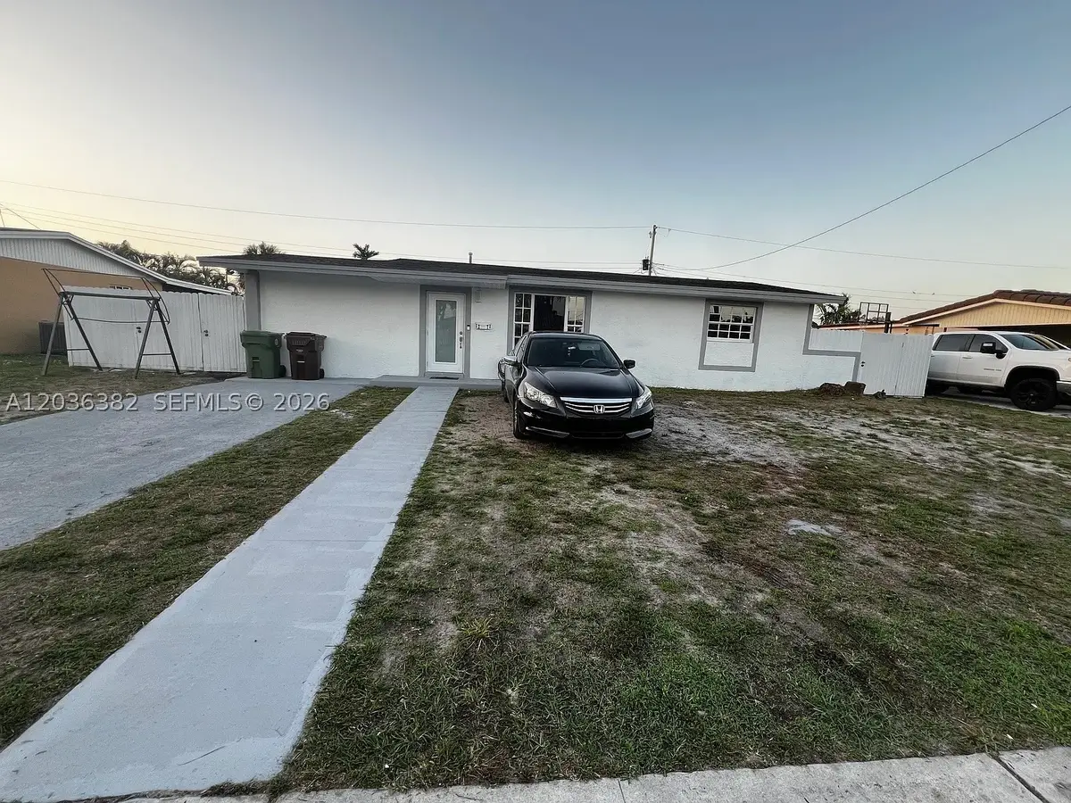 1271 W 79th St, Hialeah, FL 33014 - #1