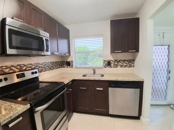 9460 Sunrise Lakes Blvd #309, Sunrise, FL 33322