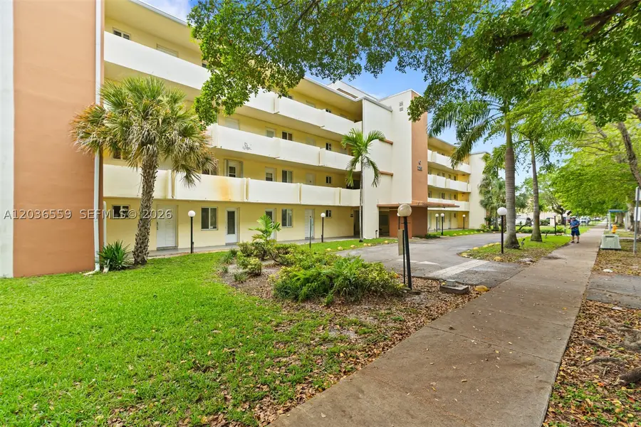 1201 NE 191st St #G219, Miami, FL 33179 - #2