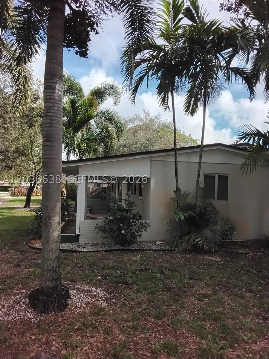 911 W Country Club Cir, Plantation, FL 33317 - #2