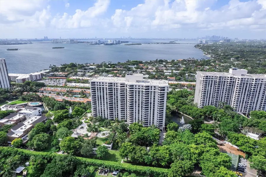 1000 Quayside Ter #411, Miami, FL 33138 - #2