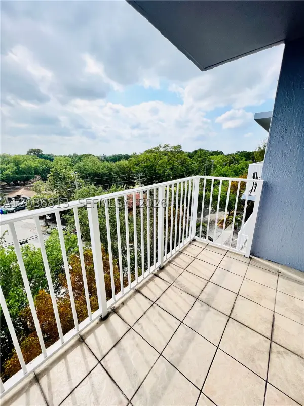 2415 NW 16th St Rd #603-1, Miami, FL 33125