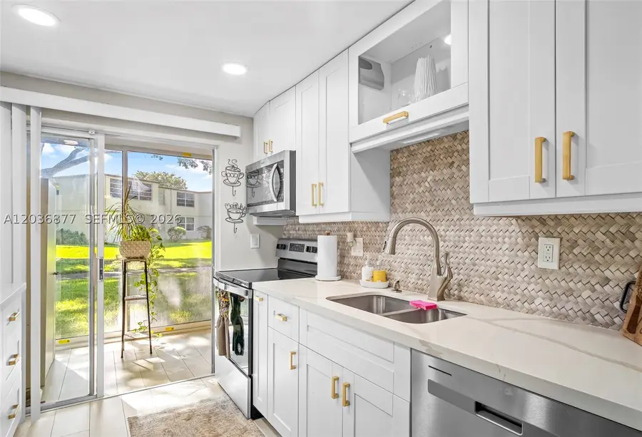 19 Abbey Ln #104, Delray Beach, FL 33446 - #2