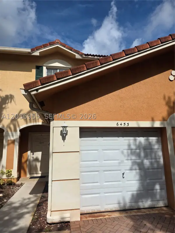 6453 Catalina Ln, Tamarac, FL 33321