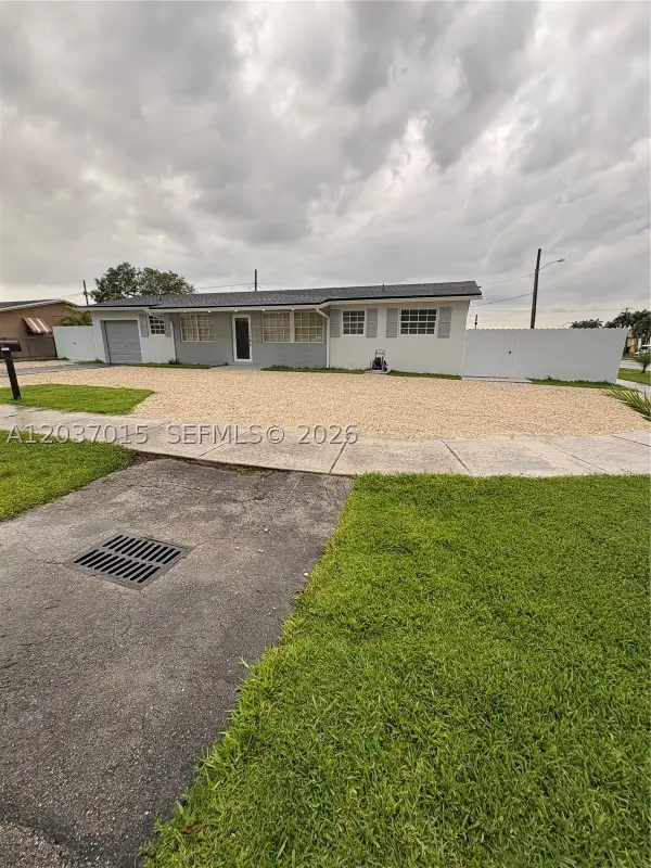 2765 NW 212th St, Miami Gardens, FL 33056