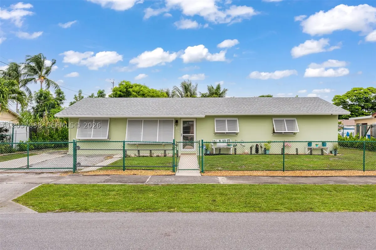 516 S 13th Ct, Lantana, FL 33462 - #1