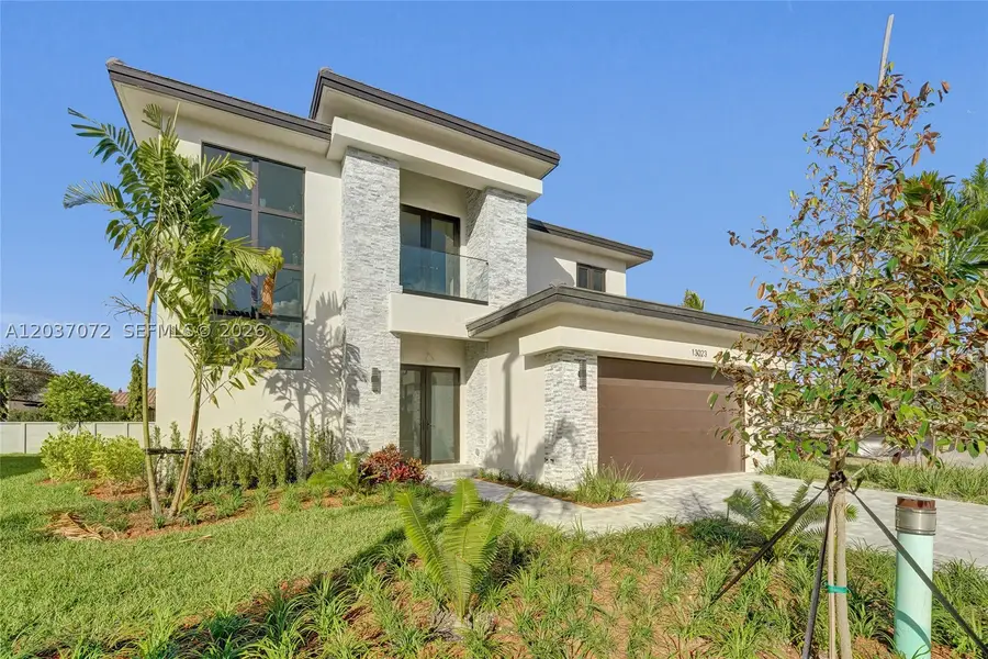 13023 Davie Oaks Dr, Davie, FL 33325 - #2