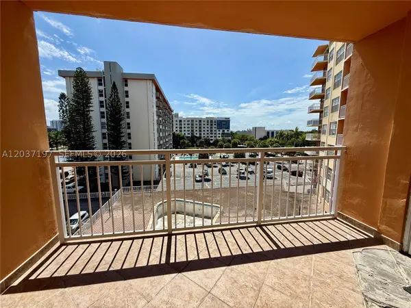 2025 NE 164th St #507, North Miami Beach, FL 33162