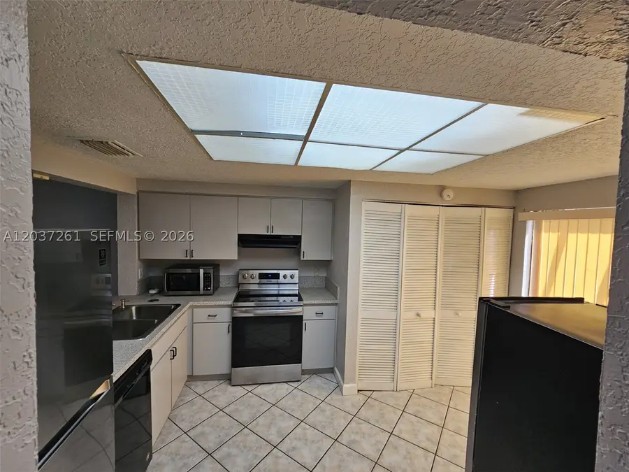 8837 NW 48th St, Sunrise, FL 33351 - #3