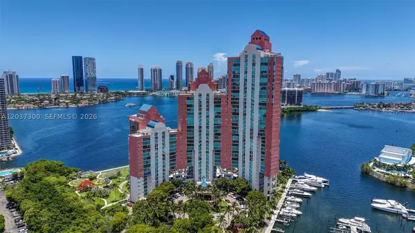 3370 Hidden Bay Dr #UPH3715, Aventura, FL 33180