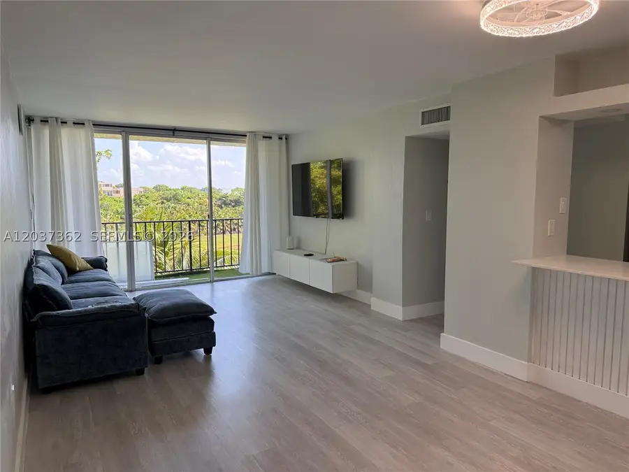 870 NW 87th Ave #401, Miami, FL 33172 - #3