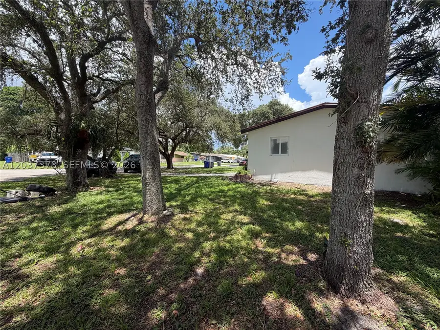 6570 Liberty St, Hollywood, FL 33024 - #2