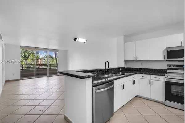 1401 Bay Rd #409, Miami Beach, FL 33139