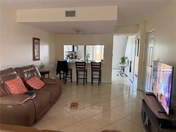 14902 SW 82nd Ln #13-205, Miami, FL 33193