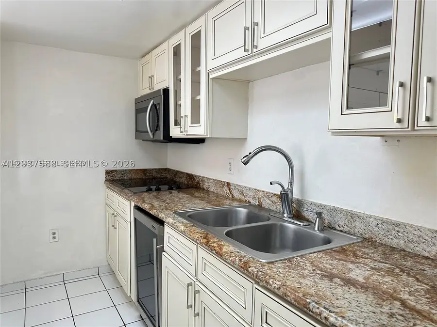 802 NW 87th Ave #315, Miami, FL 33172 - #2