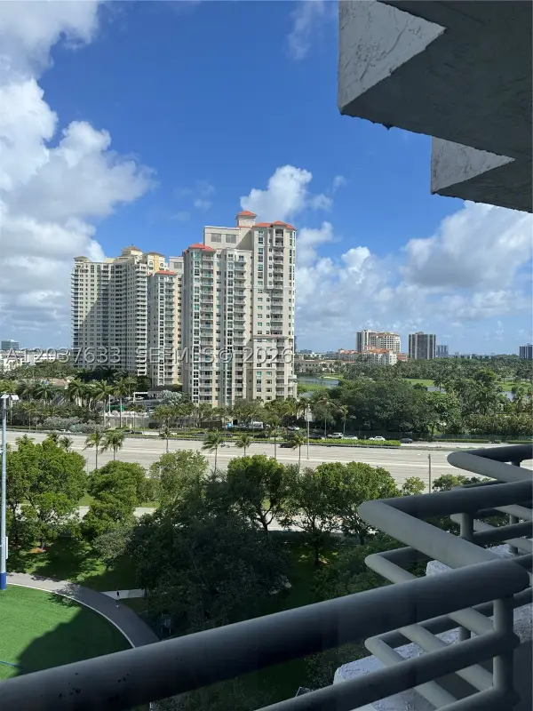 3300 NE 191st St #1001, Aventura, FL 33180