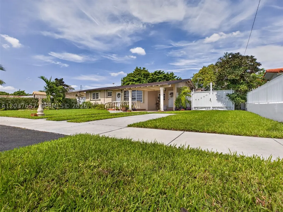5430 W 4th Ln, Hialeah, FL 33012 - #1
