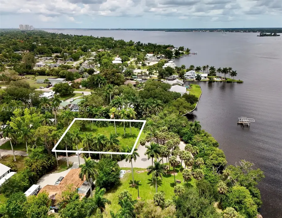 304 Royal Palm Park Rd, Fort Myers, FL 33905 - #2