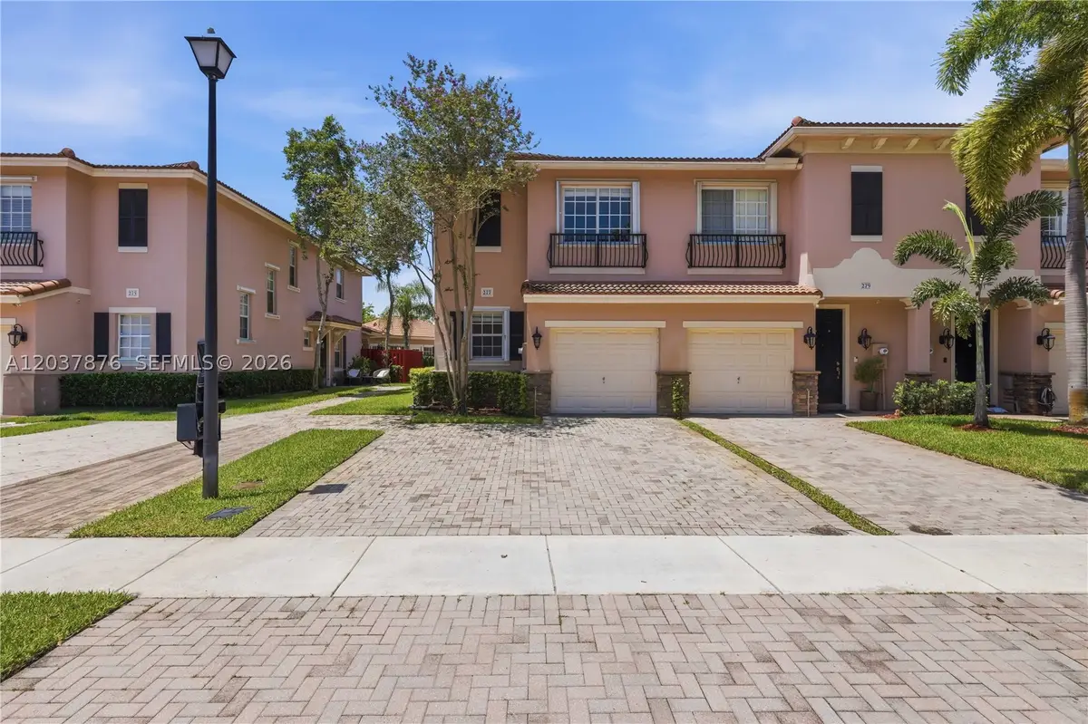 277 Las Brisas Cir, Sunrise, FL 33326 - #1