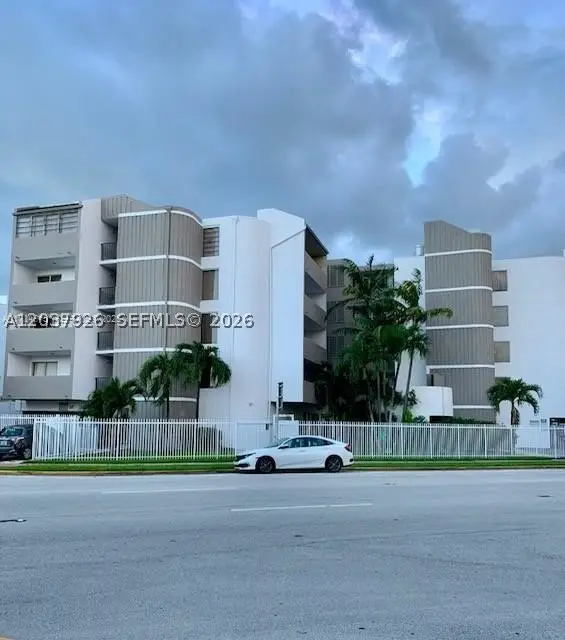 2000 Biarritz Dr, Miami Beach, FL 33141 - #1