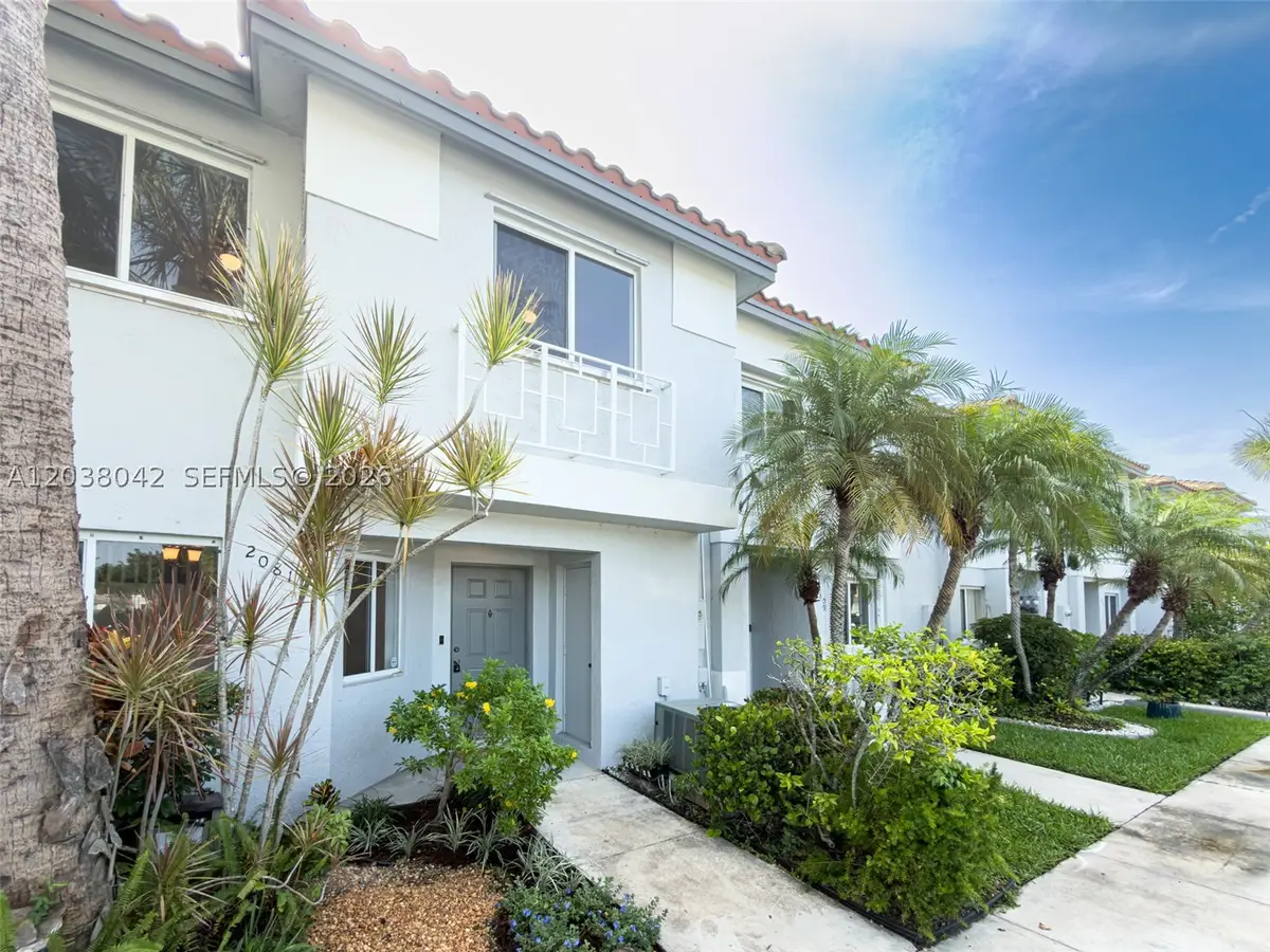 20811 NW 3rd Ln, Pembroke Pines, FL 33029 - #1