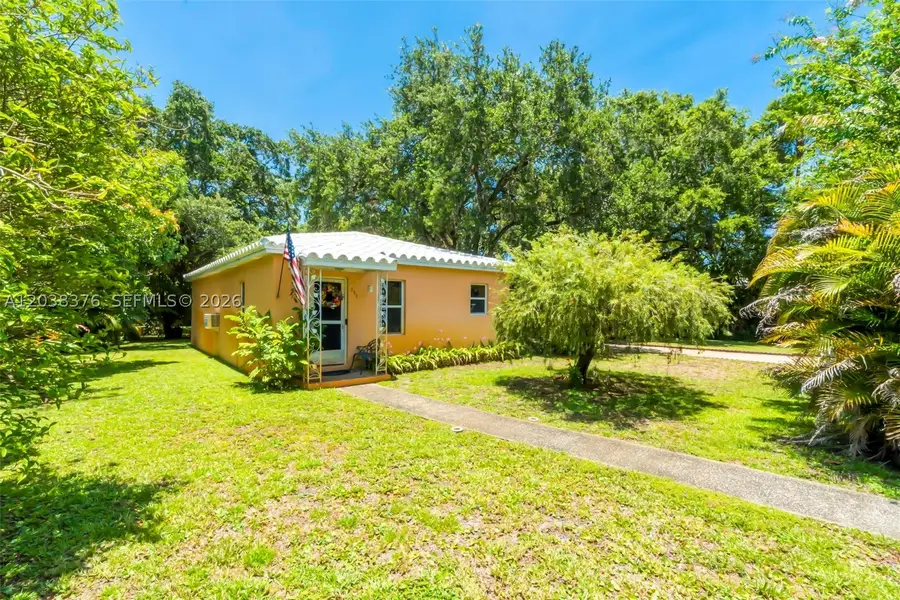 955 NE 128th St, North Miami, FL 33161 - #2