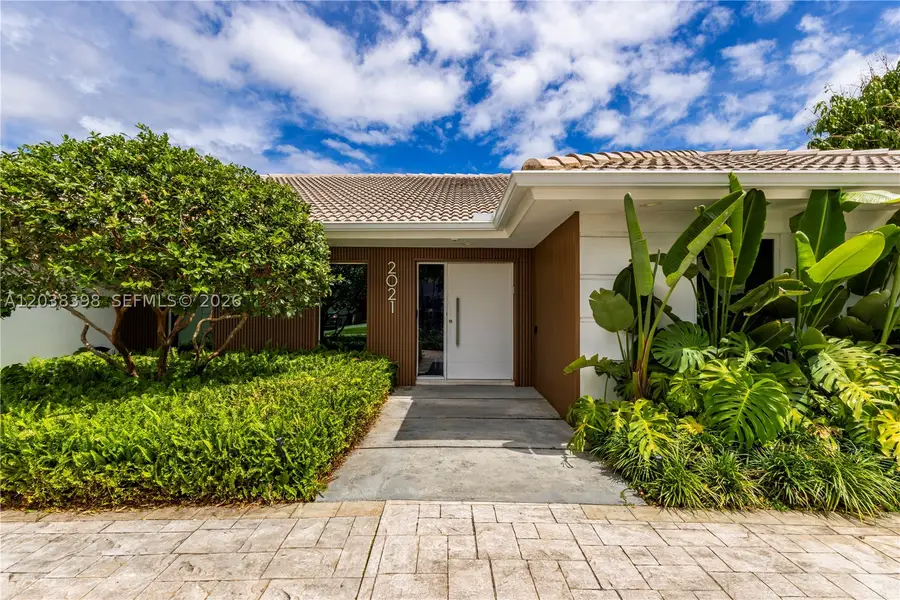 2021 NE 212th St, Miami, FL 33179 - #2