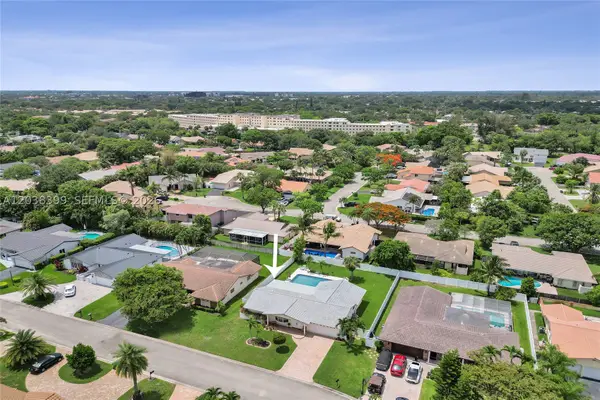 8529 NW 20th Ct, Coral Springs, FL 33071