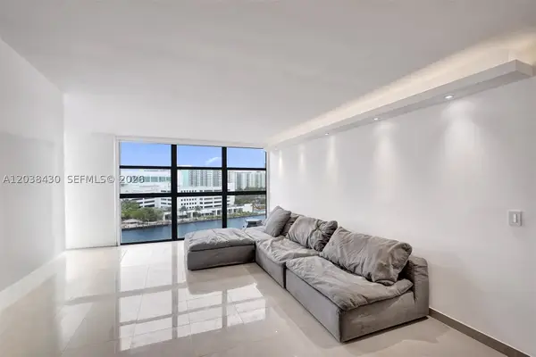 400 Leslie Dr #1022, Hallandale Beach, FL 33009