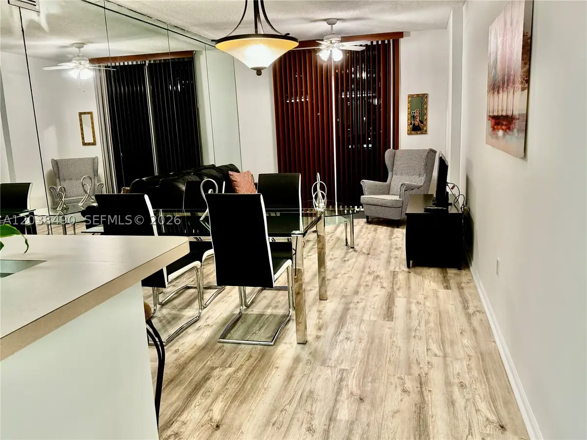 185 SE 14th Ter #1812, Miami, FL 33131 - #1