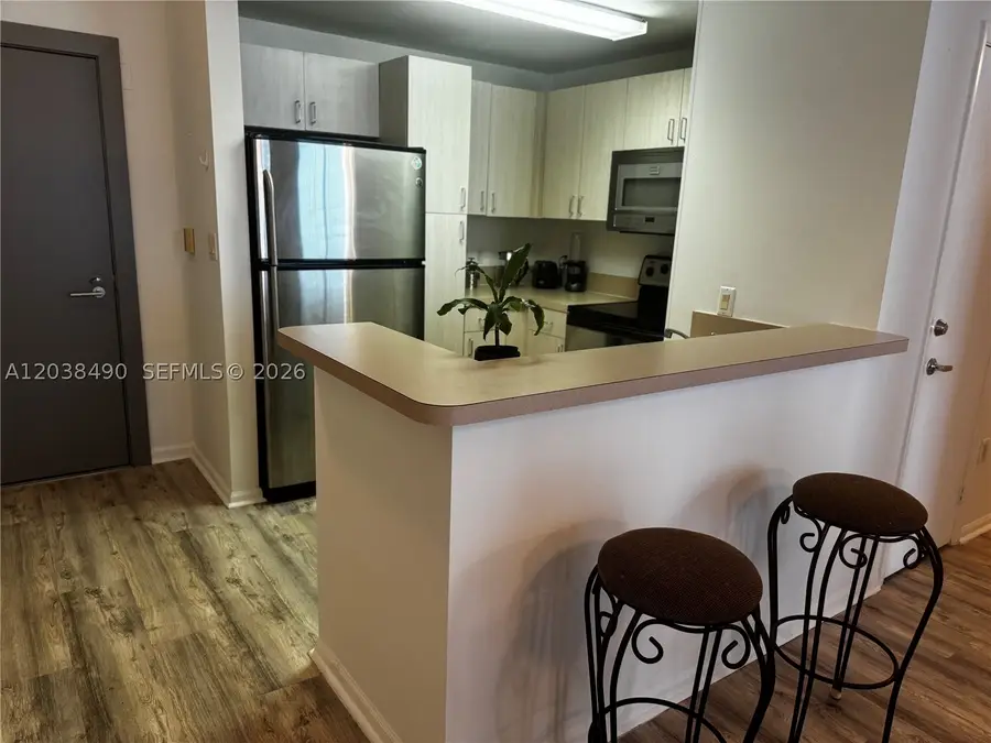 185 SE 14th Ter #1812, Miami, FL 33131 - #3