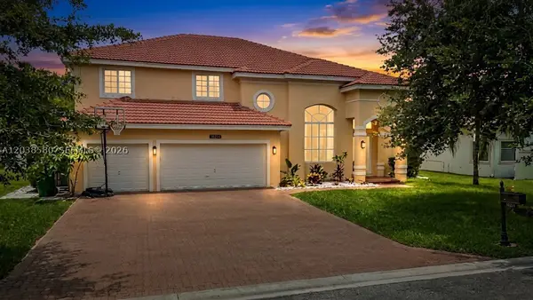 10214 NW 54th Pl, Coral Springs, FL 33076