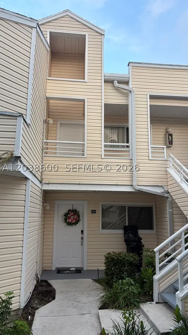 3433 NW 44th St #203, Oakland Park, FL 33309