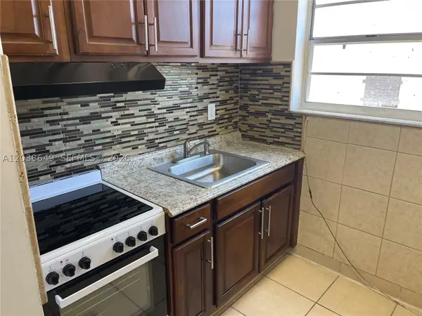 1043 NW 2nd St #14, Miami, FL 33128