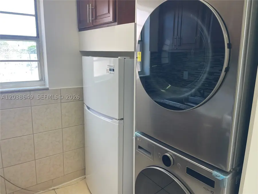 1043 NW 2nd St #14, Miami, FL 33128 - #2