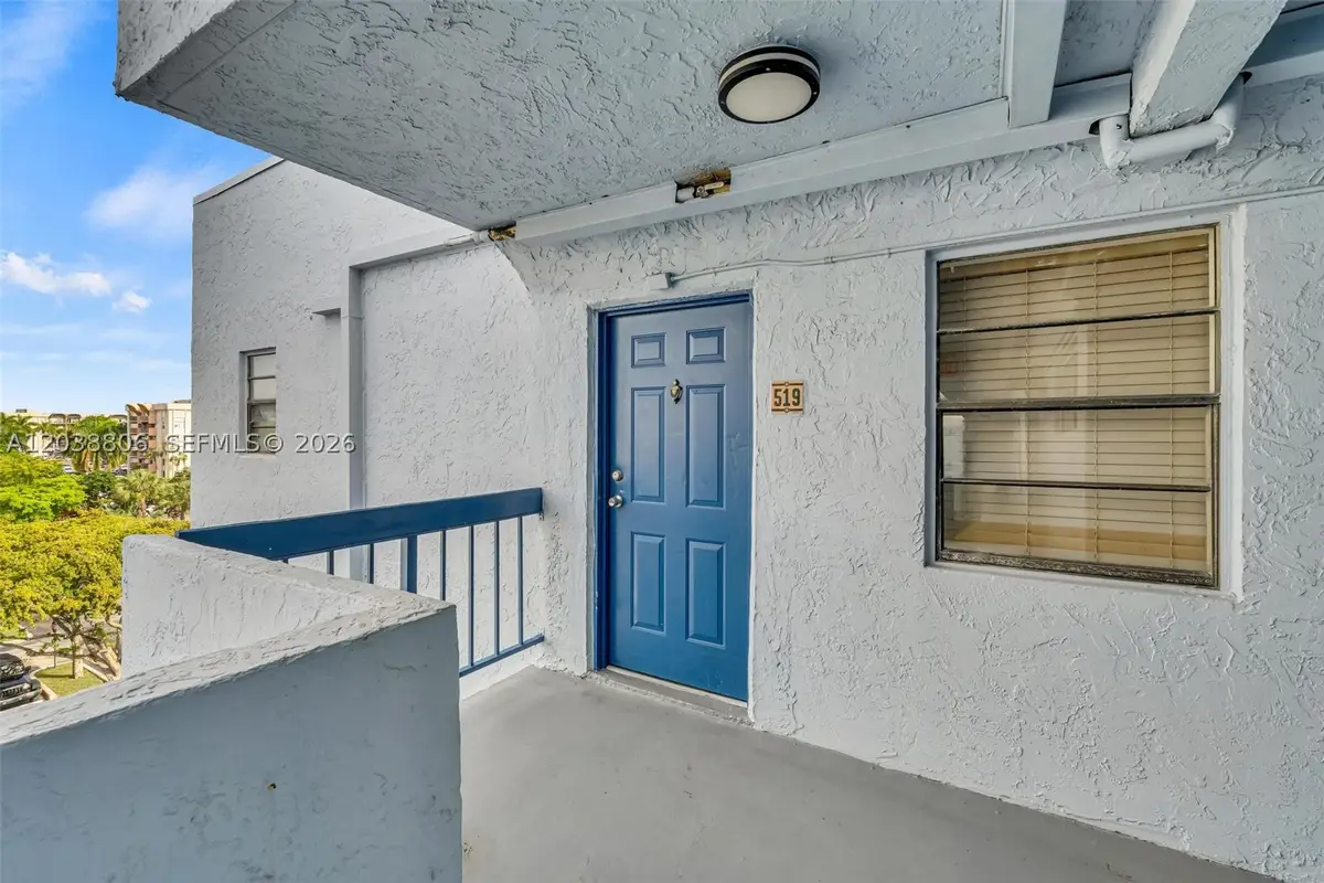 9460 Fontainebleau Blvd #519, Miami, FL 33172 - #1