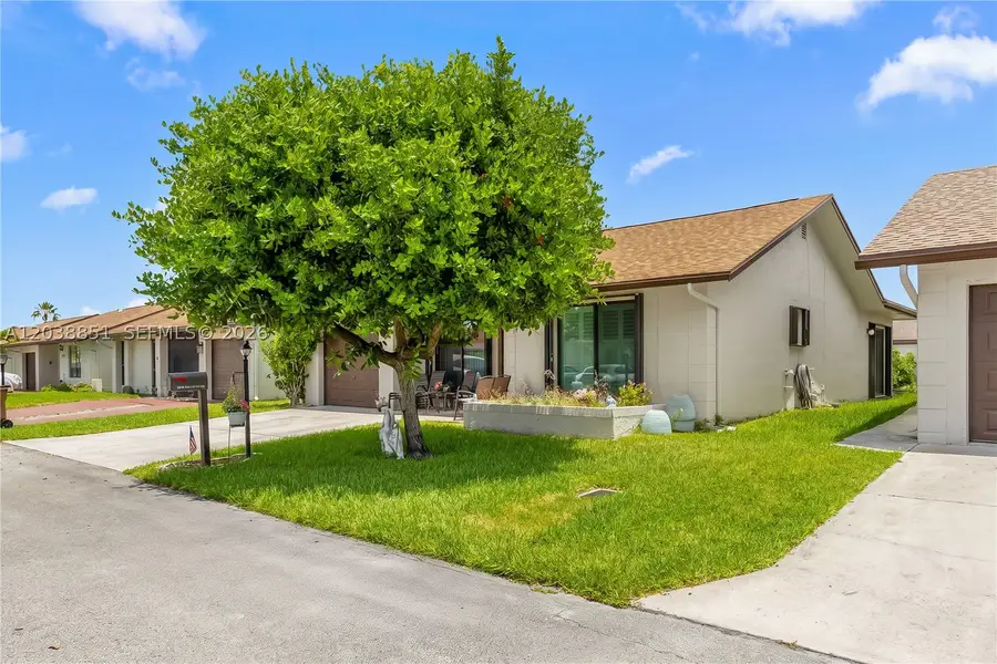 2065 SW 17th Dr, Deerfield Beach, FL 33442 - #2