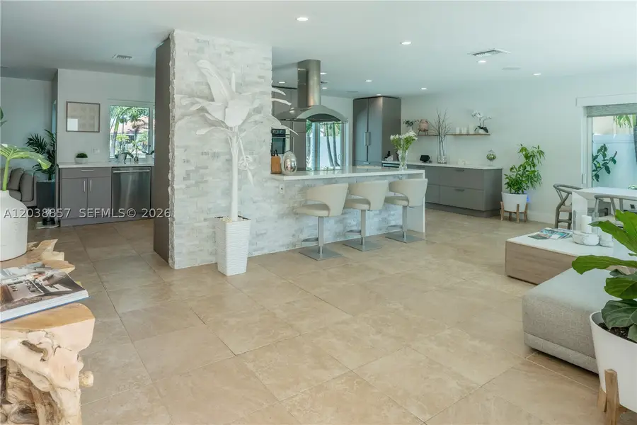 2711 NE 57th Ct, Fort Lauderdale, FL 33308 - #2