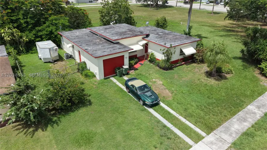 27 NW 18th St, Homestead, FL 33030 - #2