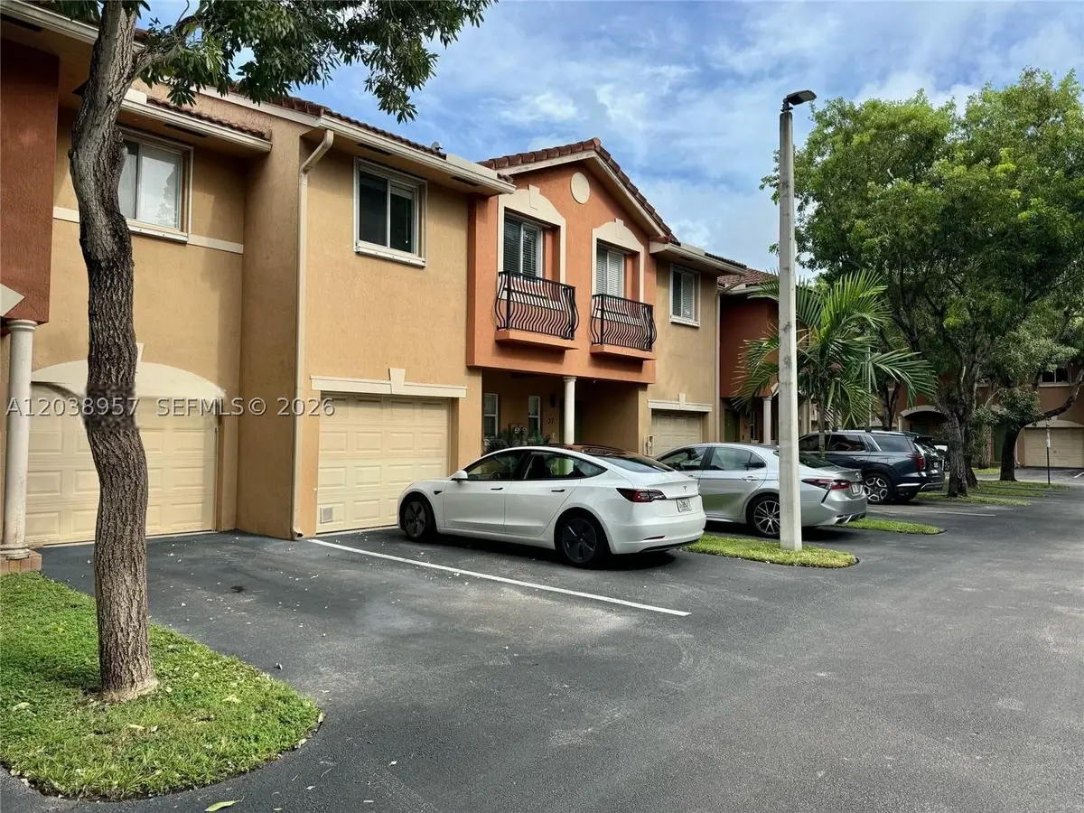 35 SE 3rd Ave #11, Hallandale Beach, FL 33009 - #1