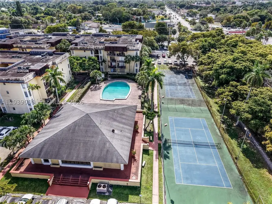 11905 NE 2nd Ave #C411, North Miami, FL 33161 - #2