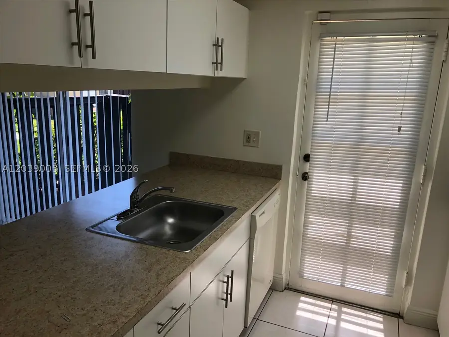10808 N Kendall Dr #Q-4, Miami, FL 33176 - #3