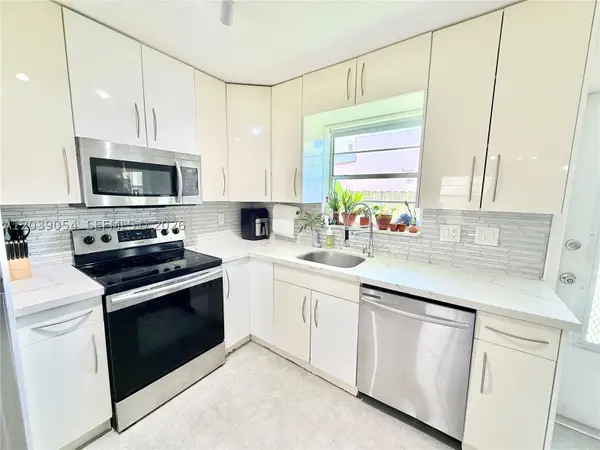 1722 Mayo St #105, Hollywood, FL 33020
