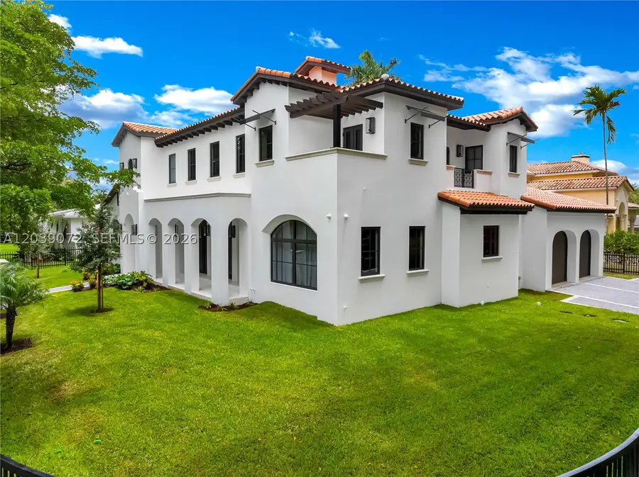 5111 Alhambra Cir, Coral Gables, FL 33146 - #2