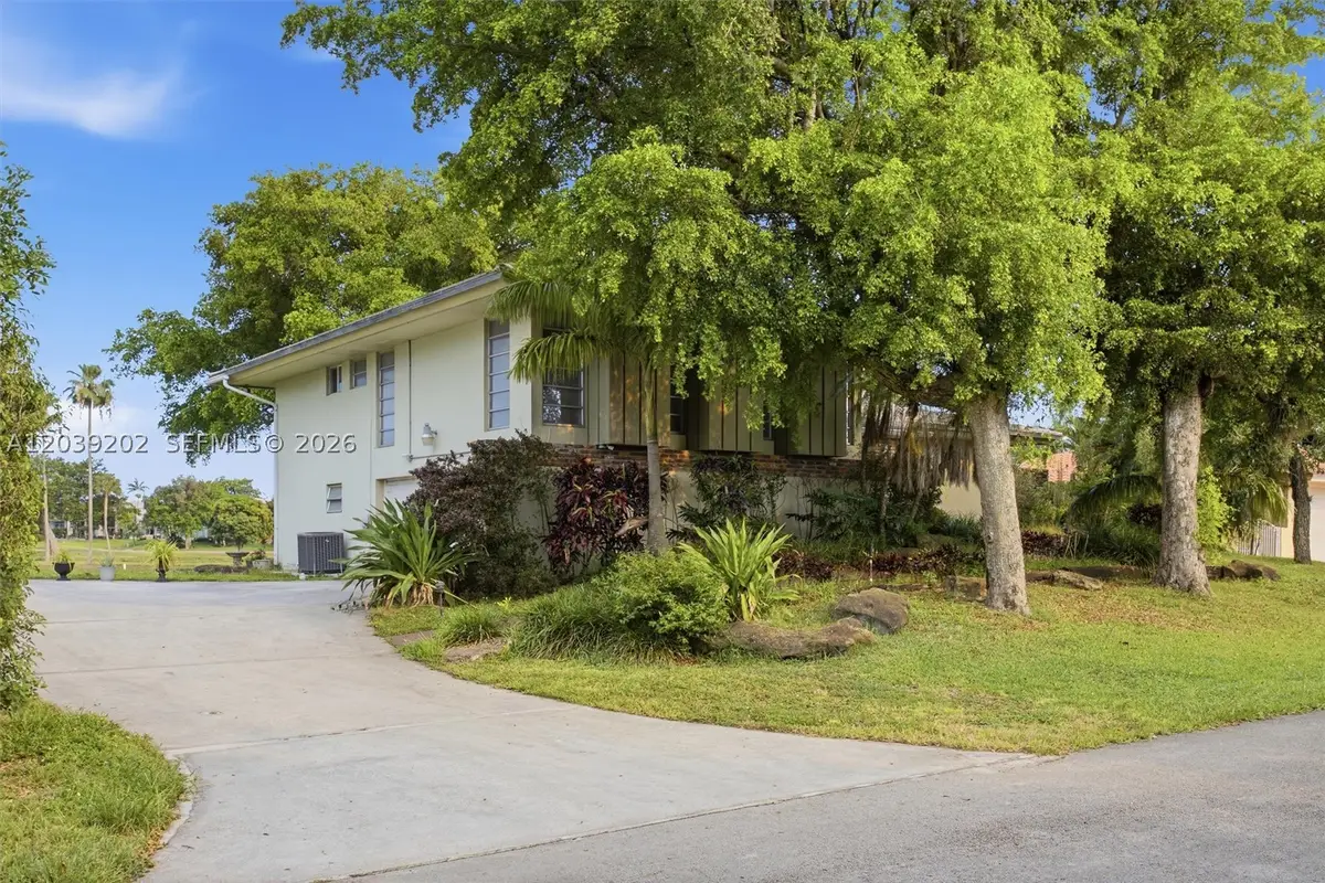 19015 E Saint Andrews Dr, Hialeah, FL 33015 - #1