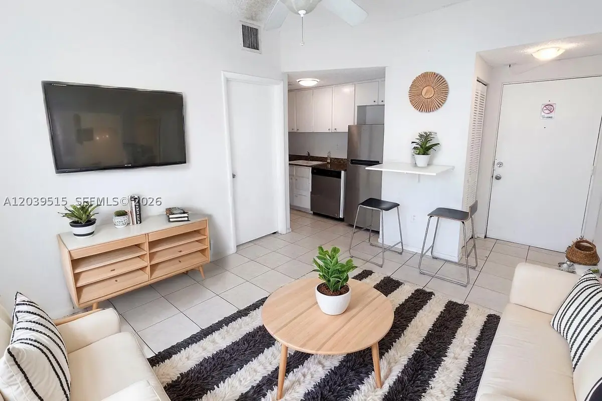 1218 Drexel Ave #204, Miami Beach, FL 33139 - #1