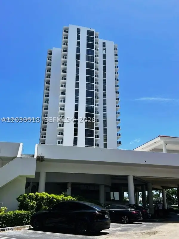 20515 E Country Club Dr #142, Aventura, FL 33180
