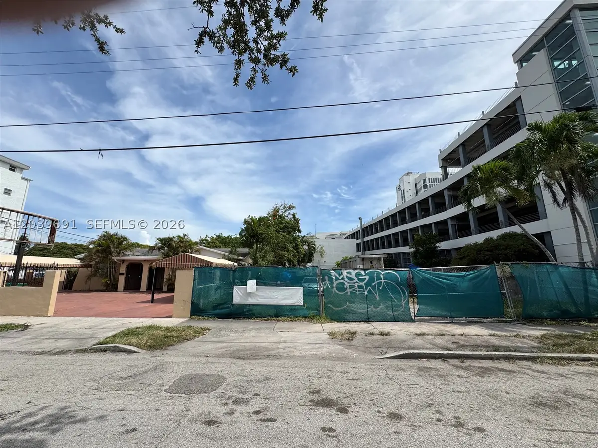 2534 SW 6th St, Miami, FL 33135 - #1