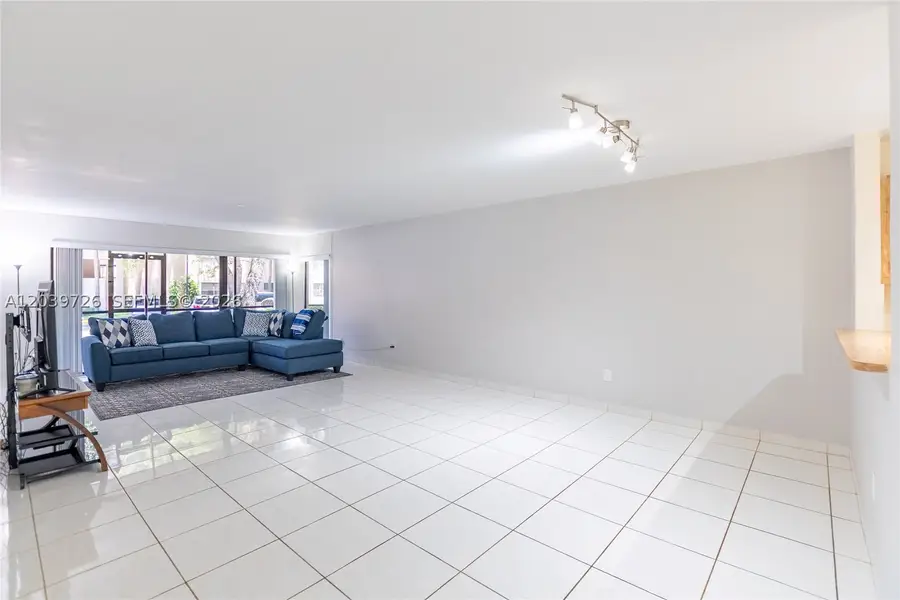 601 Ives Dairy Rd #101-8, Miami, FL 33179 - #3